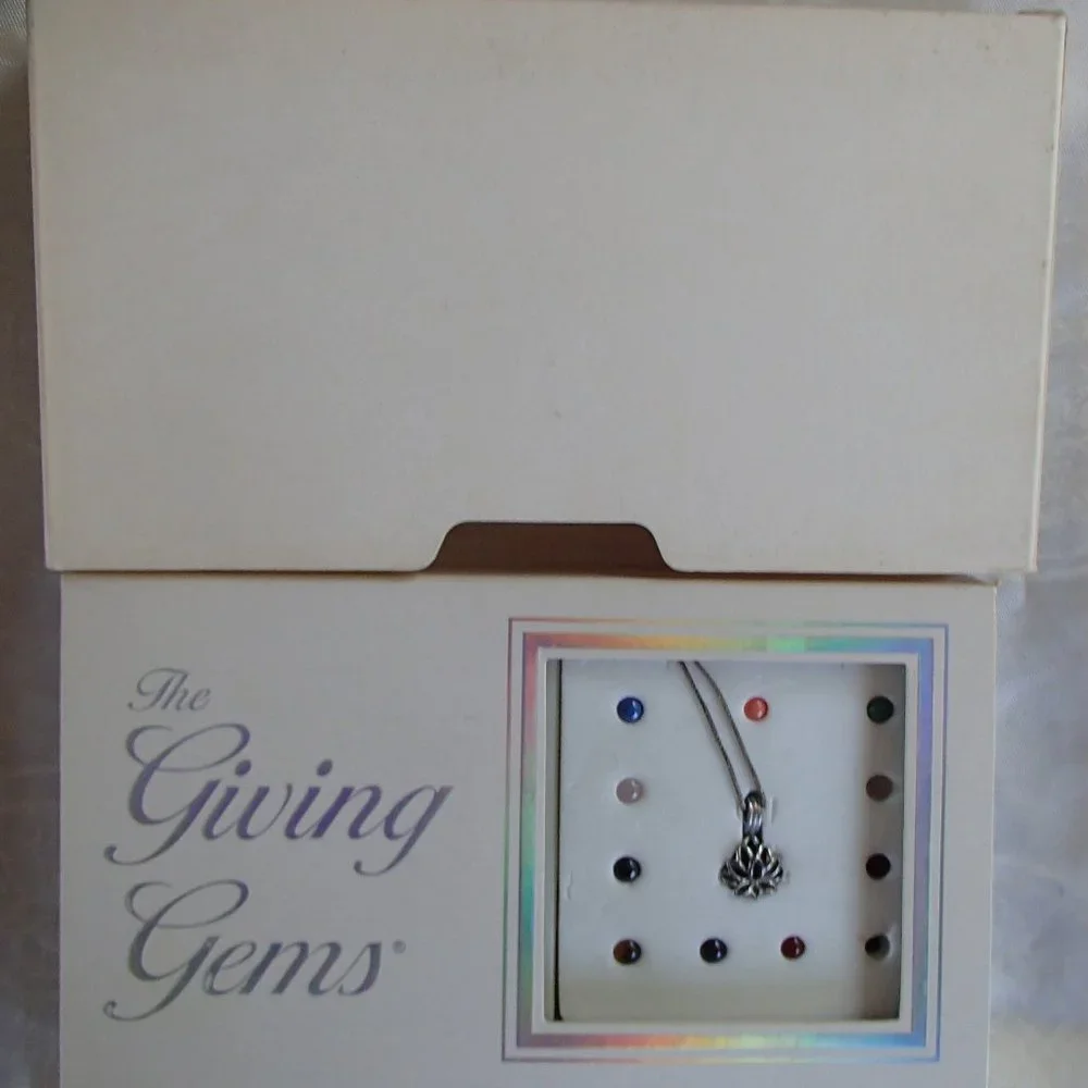 The Giving Gems Lucoral Museum Hawaii Sterling Silver Cage, Chain & 12 Gemstones - Picture 4 of 16